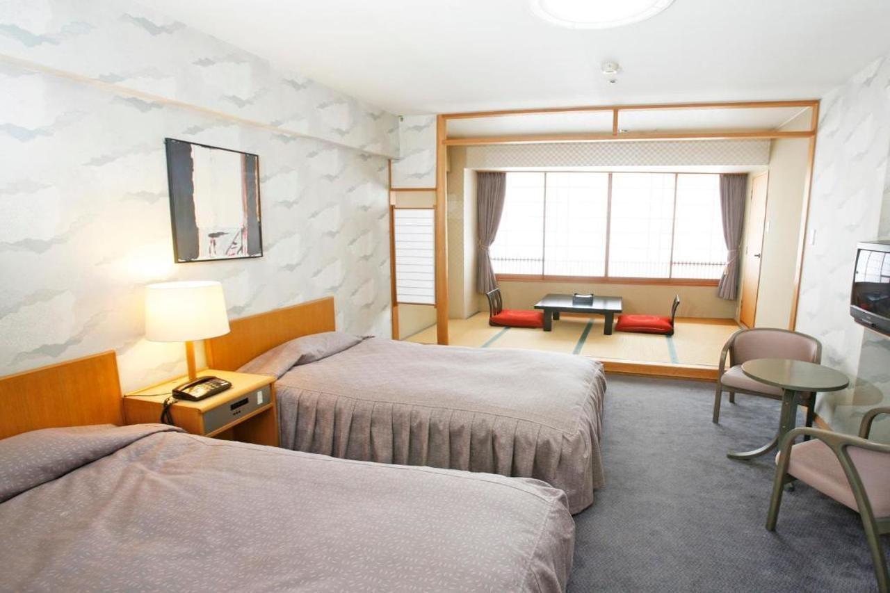 Hotel Ravie Kawaryo Іто Екстер'єр фото